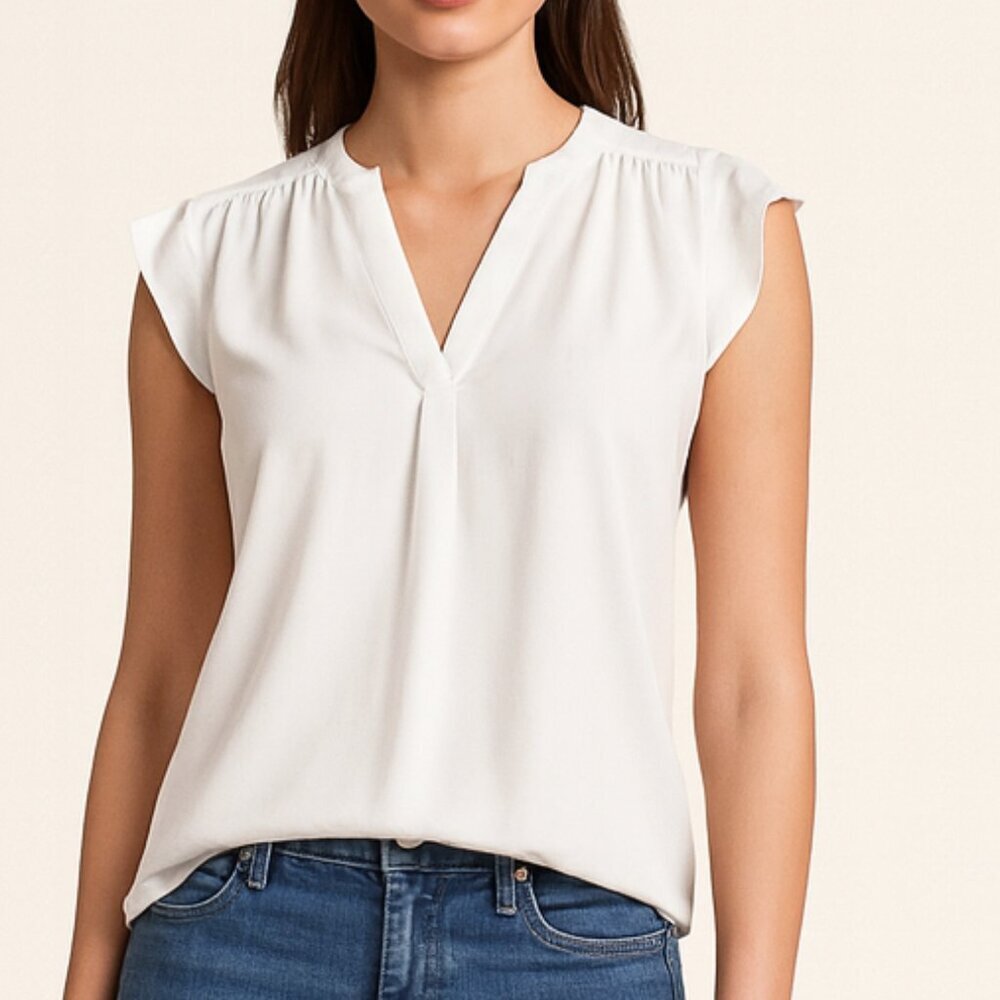 Vince Camuto White V-Neck Sleeveless Blouse Top Size Medium